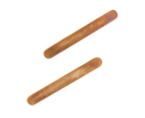 ASPREY, A PAIR OF VINTAGE COLLAR STAYS in 9ct yellow gold,&nbsp;Asprey maker's mark, full British hallmarks for London 1972, 