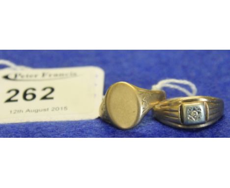 Three 9ct gold rings to include signet ring. CONDITION REPORT: 9.7 grams