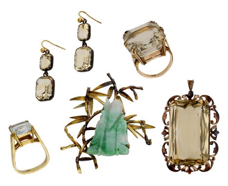 A small collection of jewellery, comprising a citrine dress ring, brooch and pair of ear pendants, together with an aquamarin
