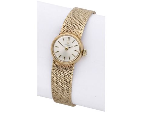 Omega. A lady’s gold bracelet watch, circa 1966. Movement: cal. 484, manual winding, 17 jewels, no. 23587729. Dial: silvered,