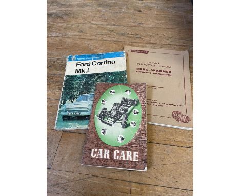 Assorted commercial tractor and Ford related servicing information, books and ephemera (qty)