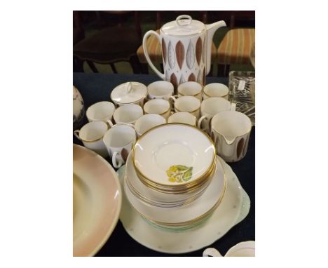 Susie Cooper Hyde Park part coffee set, with leaf decoration, comprising six coffee cans, lidded sugar bowl, cream jug and co