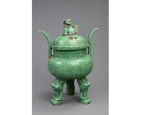 A LARGE CHINESE GREEN GLAZED PORCELAIN TRIPOD CENSER AND COVER, 19/20TH CENTURY. Raised on three mythical beast form feet wit