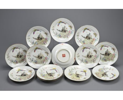 A SET OF THIRTEEN CHINESE FAMILLE ROSE PORCELAIN DISHES, TONGZHI MARK AND OF THE PERIOD. Late Qing dynasty dishes decorated w