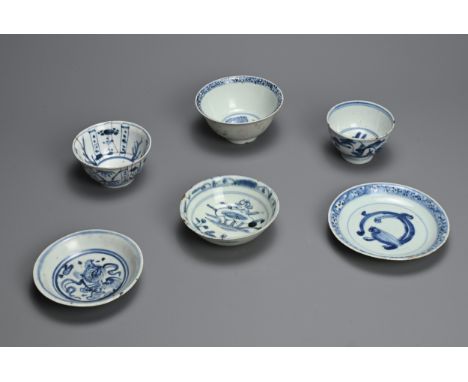 A GROUP OF CHINESE BLUE AND WHITE PORCELAIN CUPS, BOWLS AND DISHES, LATE MING DYNASTY. Of various types decorated with qilin,