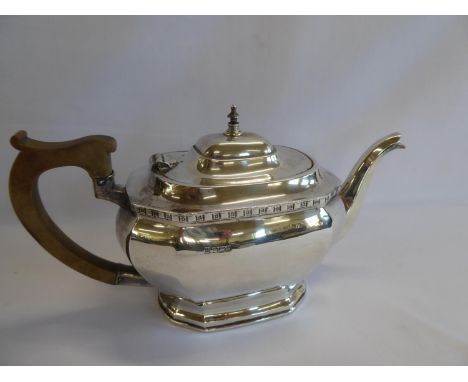 Silver teapot - Sheffield 1960 (21 ozt)
