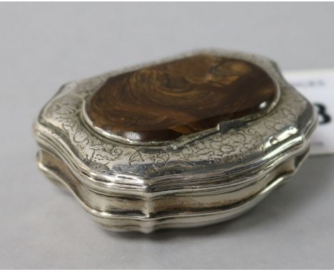 A Georgian engraved white metal and agate snuff box