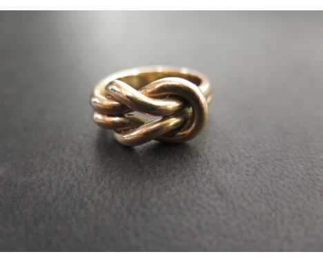 A twist-style dress ring - Tests as 9ct gold - Ring size O 1/2 - Weight approx 9.0gms
Condition Report: Good to fair - With l