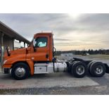 2015 FL Cascadia Daycab T/A Road Tractor