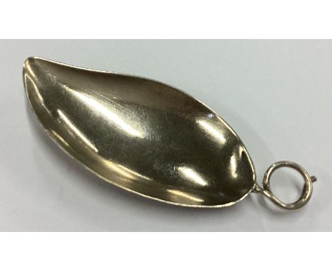A George III silver leaf shaped caddy spoon. London 1816. By Samuel Pemberton. Approx. 10 grams. Est. £60 - £80.
