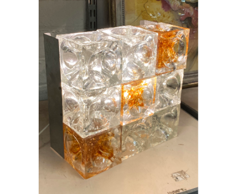 MURANO WALL LIGHT BY ALBANO POLI 23.5CMS (H)Please note that it is the one wall light, the extra photo is showing it in on & 