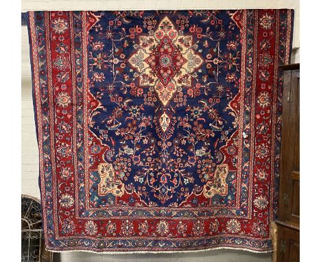 FINE NORTH WEST PERSIAN MAHAL CARPET 318CMS X 215CMS