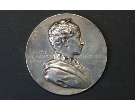 A 19th century 1898 Luise Grossher-Zogin Von Baden white metal commemorative medallion. 