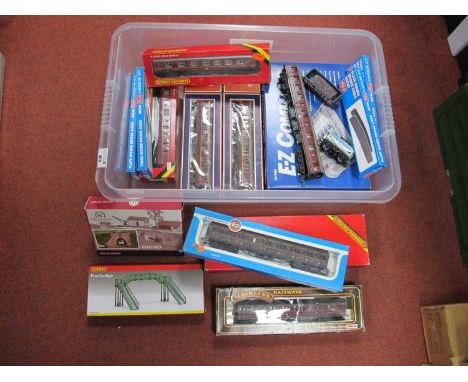 A Bachmann Ref 36.500 E-Z Command Digital Train Control System, very good boxed condition with manual, plus six boxed and one