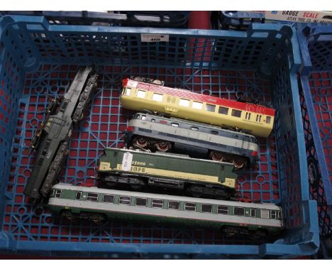 Five 'HO' Gauge Continental Outline Unboxed u/t Locomotives, comprising a Lima "Crocodile" S.N.C.F Rail, twin pantographs R/N