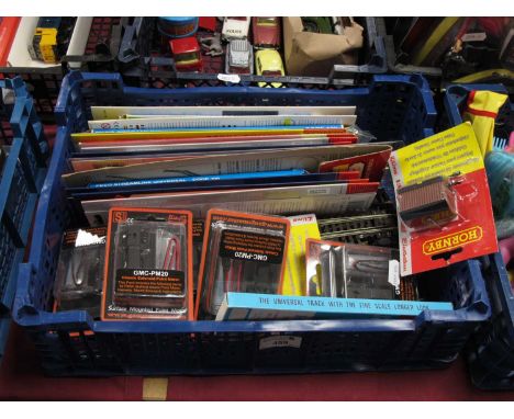 Thirty One "OO" Gauge/4mm Points/Slips, by Hornby, Peco, Bachmann (seventeen loose, fourteen packaged). Plus six Gaugemaster 