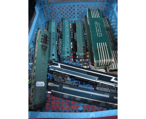 A Hornby Acho 'HO' Gauge Electric Twin Pantograph Bo-Bo Locomotive, S.N.C.F green R/No BB16009 (good - unboxed), plus three H