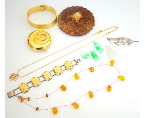 SELECTION OF COSTUME JEWELLERY AND COLLECTABLESincluding jade and jade coloured hardstone carvings; a carved ivory bracelet i