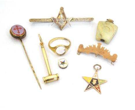 SMALL LOT OF MASONIC AND ORDER OF THE EASTERN STAR ITEMScomprising a nine carat gold enamel decorated Eastern Star pendant; a