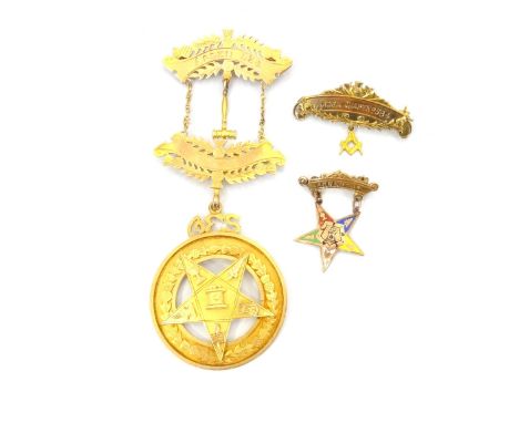 ORDER OF THE EASTERN STAR NINE CARAT GOLD JEWELengraved 'Arden 584' and 'O.E.S.', and the reverse engraved 'Joan C McDougall 