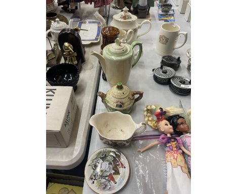 A QUANTITY OF CERAMIC ITEMS TO INCLUDE A CHINA TEAPOT, SUGAR BOWL AND CREAM JUG, VINTAGE NEWHALL COFFEE POT, ETC 