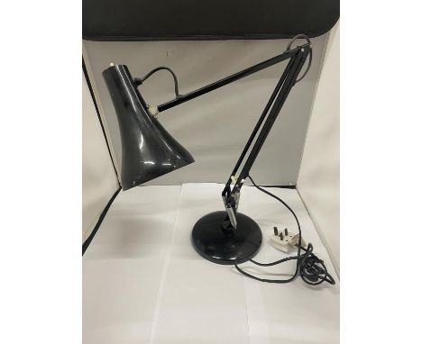 A VINTAGE BLACK ANGLEPOISE LAMP 