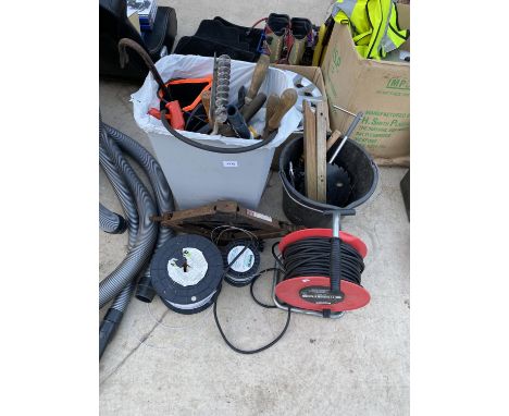 AN ASSORTMENT OF TOOLS TO INBCLUDE AN EXTENSION LEAD, A JACK AND FILES ETC 