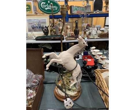 A LARGE HORSE FIGURE TABLE LAMP HEIGHT 55CM 