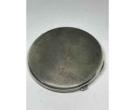 A HALLMARKED BIRMINGHAM SILVER COMPACT 