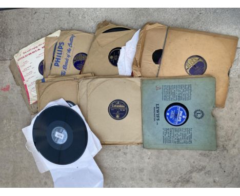 AN ASSORTMENT OF VINTAGE LP RECORDS 