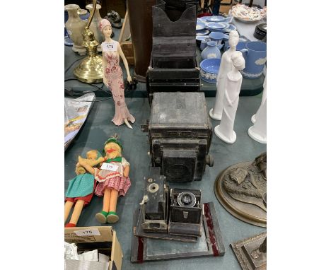 THREE VINTAGE CAMERAS TO INCLUDE A 'JUNIOR SPECIAL', ZEISS ICON, ETC 