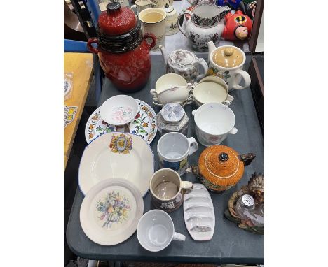 A LARGE QUANTITY OF CERAMIC ITEMS TO INCLUDE A RUMPTOFF, TEAPOTS, PLATES, MINTON CUPS, ETC 