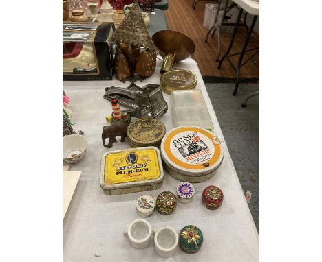 A MIXED LOT TO INCLUDE VINTAGE TINS, JEWELLED TRINKET POTS, WINDCHIME, WOODEN ELEPHANT, ETC., 