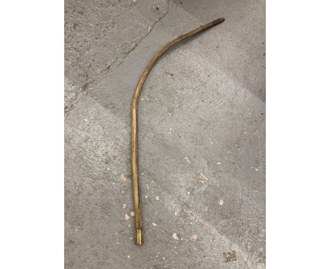 A SILVER TOPPED WALKING STICK CURVED 