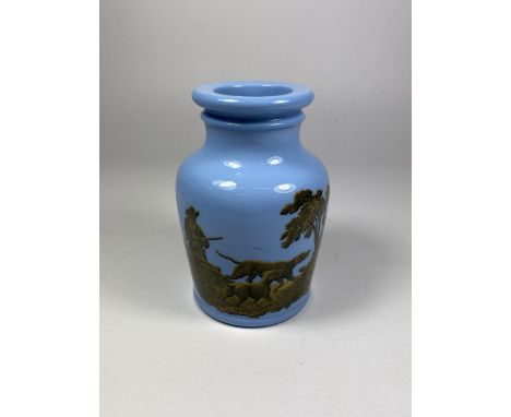 A VICTORIAN HUNTING SCENE VASE 