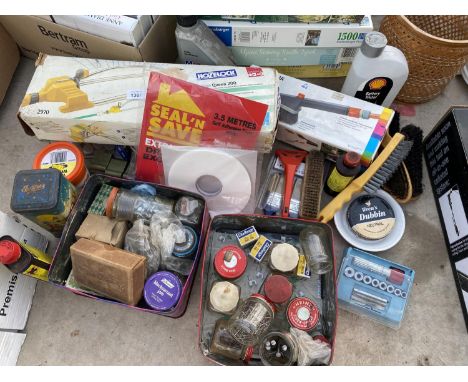 AN ASSORTMENT OF TOOLS AND HARDWARE TO INCLUDE NAILS, A HOSE PIPE BRUSH AND A SPRINKLER ETC 