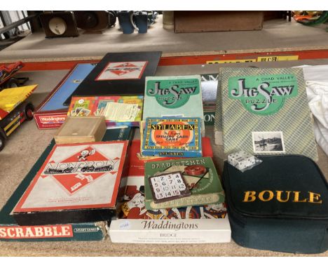 A QUANTITY OF VINTAGE GAMES TO INCLUDE BOULE, SYLABEX, SCRABBLE, BACKGAMMON, ETC., 