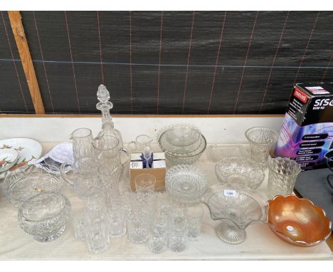 A LARGE ASSORTMENT OF GLASS WARE TO INCLUDE A DECANTER, BOWLS AND TWO JANE CHARLES PLATES ETC 