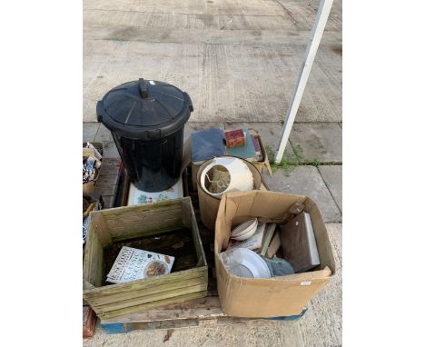 AN ASSORTMENT OF HOUSEHOLD CLEARANCE ITEMS TO INCLUDE BOOKS AND LAMP SHADES ETC 