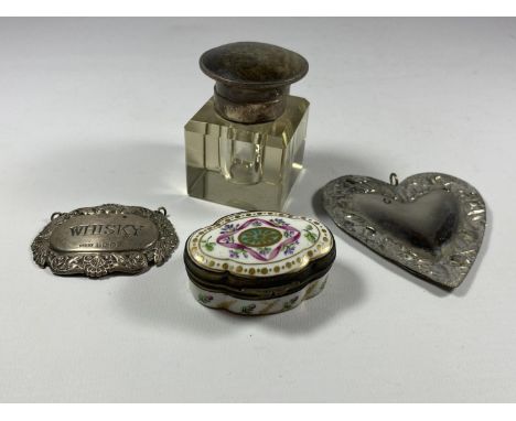 A MIXED GROUP OF FOUR ITEMS TO INCLUDE CONTINENTAL ENAMEL LIDDED SNUFF BOX, HALLMARKED SILVER WHISKY DECANTER LABEL ETC 