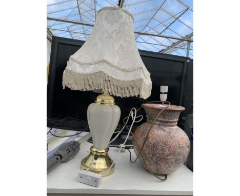 TWO CERAMIC TABLE LAMPS ONE WITH A SHADE 