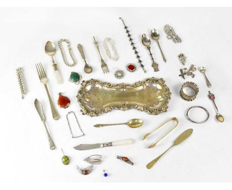 A quantity of predominantly 925 and sterling silver jewellery, to include chains, bracelets, brooches, pendants, rings, etc, 