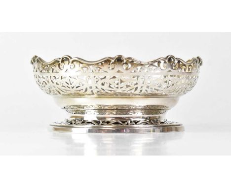 ELKINGTON &amp; CO LTD; an Edward VII hallmarked silver pierced footed bowl, Birmingham 1907, 9 x 20.5cm, approx. 13.9ozt.