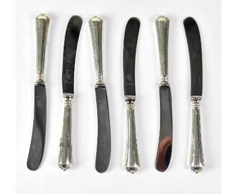YATES BROTHERS; a set of six hallmarked silver handled butter knives, length 16cm, Sheffield date rubbed (6).