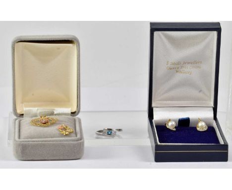 Two 14ct yellow and rose gold heart-shaped pendants, combined approx. 1.4g, together with a pair of 9ct yellow gold pear-shap