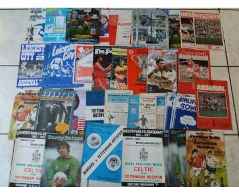 ARSENAL &amp; TOTTENHAM HOTSPUR 'SPECIALS' X 44