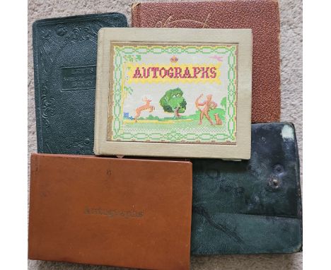 FOOTBALL &amp; CRICKET VINTAGE AUTOGRAPH BOOKS X 5
Books range from late 1940's to 1960's and contain circa 180 autographs
Se