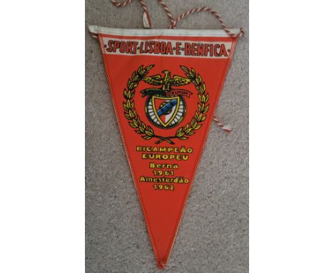 VINTAGE BENFICA PENNANT
6 x 9.5 Inches