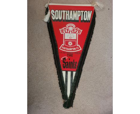 VINTAGE SOUTHAMPTON 1975-76 FA CUP WINNERS PENNANT
8. x 16 Inches