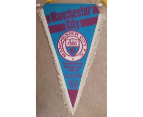 VINTAGE MANCHESTER CITY PENNANT
8 x 13 Inches